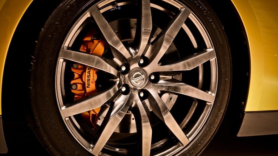 Nissan GT-R Gold by Usain Bolt 2012 года  (фото 4 из 12)
